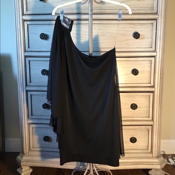 Dress - Picture 4 of 9